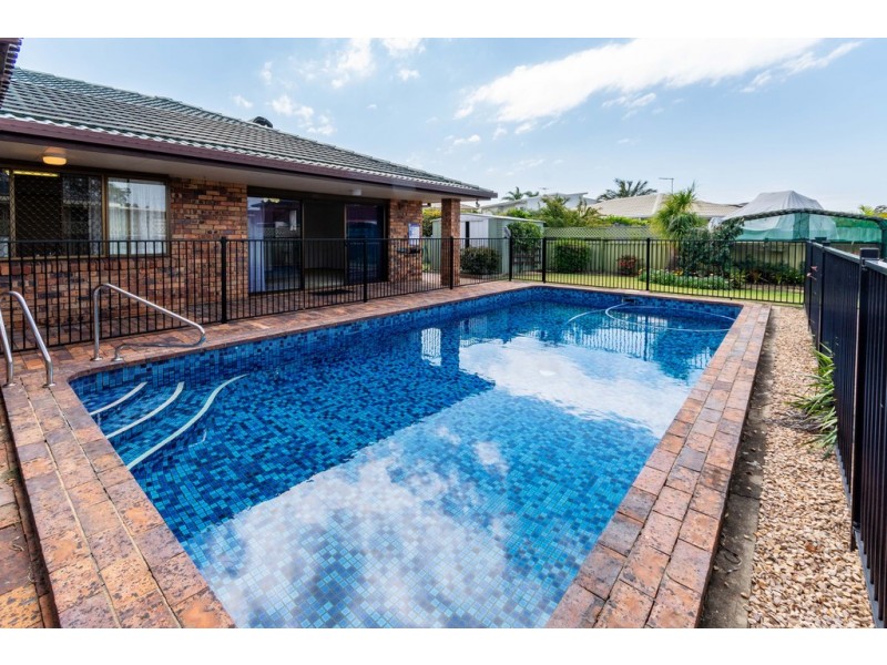 5 Banks Street, Banksia Beach QLD 4507