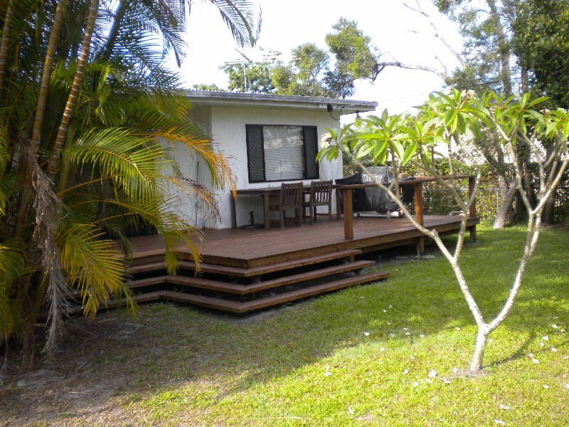 25  Hall Avenue, Holiday House, Bribie Island QLD 4507