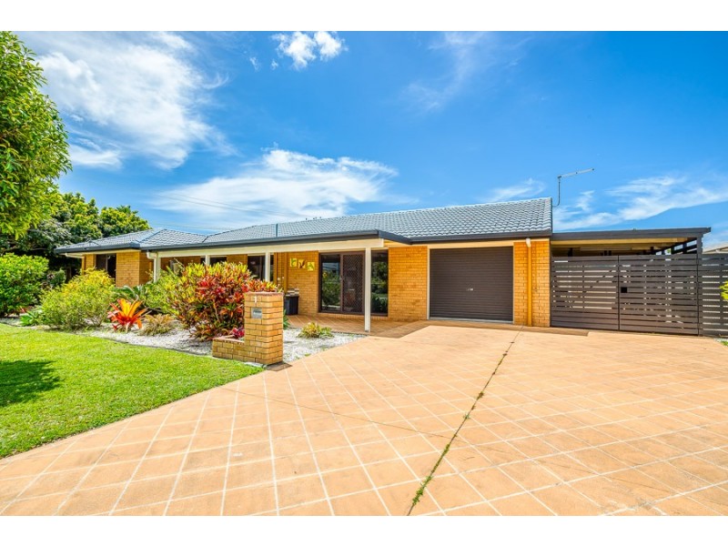 1 Venus Court, Banksia Beach QLD 4507