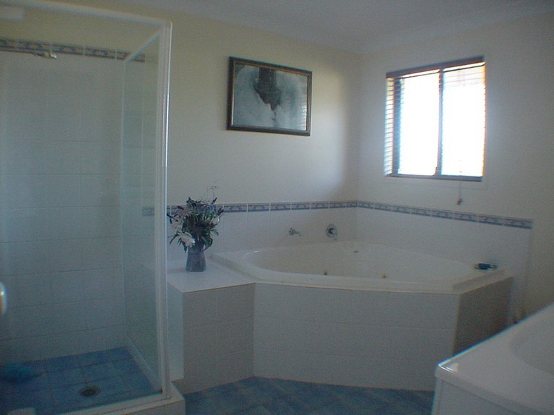 48 Wrenaus Way, Ningi QLD 4511