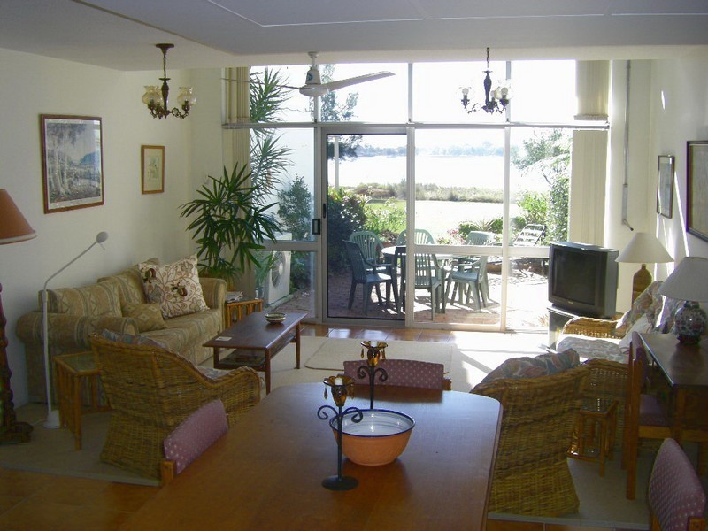 A18 Spinnaker Drive, Sandstone Point QLD 4511