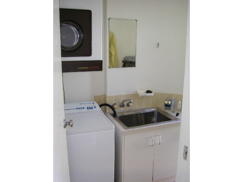A18 Spinnaker Drive, Sandstone Point QLD 4511