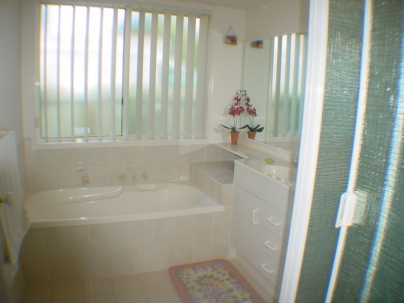 16 Hoya Crescent, Bongaree QLD 4507