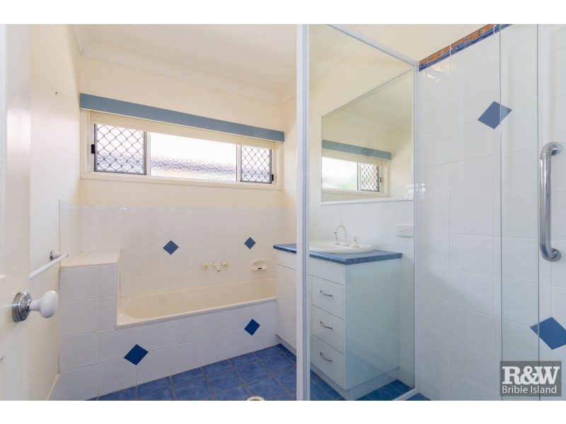 2/117 Cosmos Ave, Banksia Beach QLD 4507