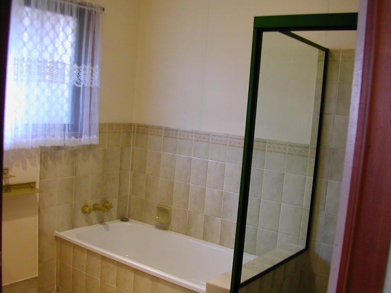 18 Hawaii Crescent, Banksia Beach QLD 4507