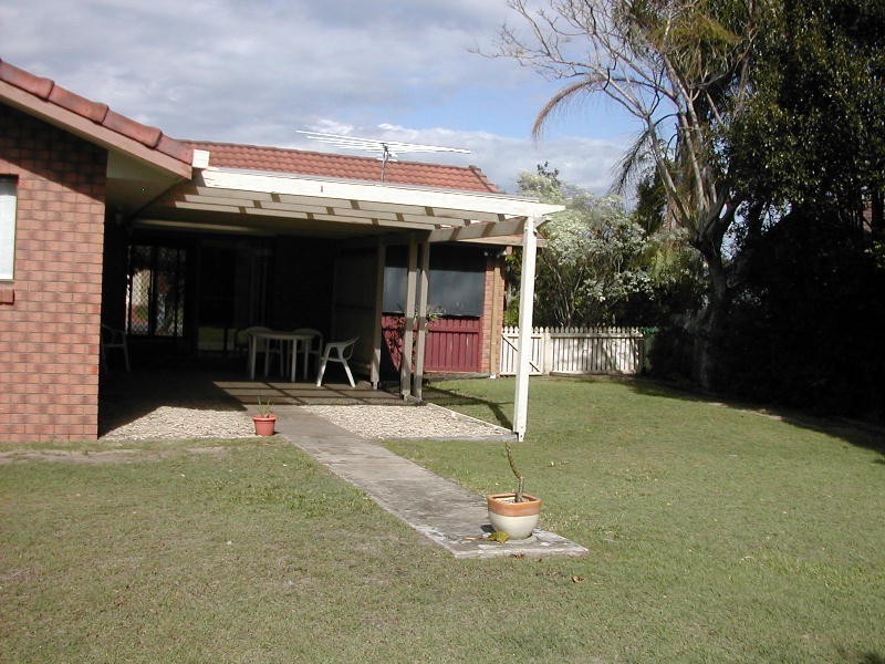 18 Hawaii Crescent, Banksia Beach QLD 4507