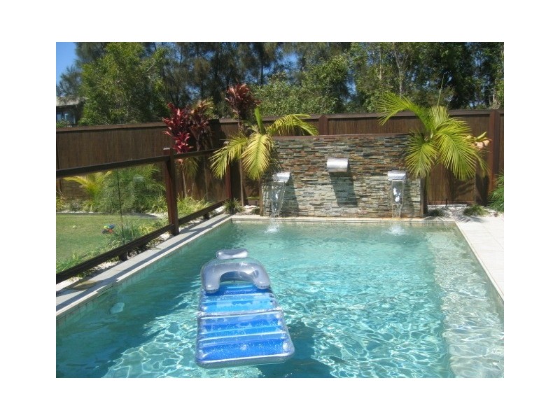 28 Marina Boulevard, Holiday House, Bribie Island QLD 4507