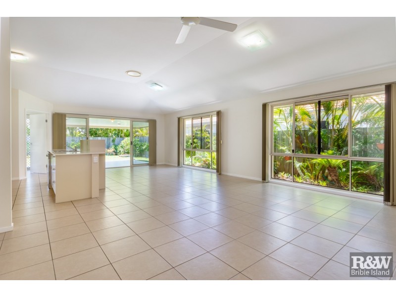 6 Pectoral Place, Banksia Beach QLD 4507