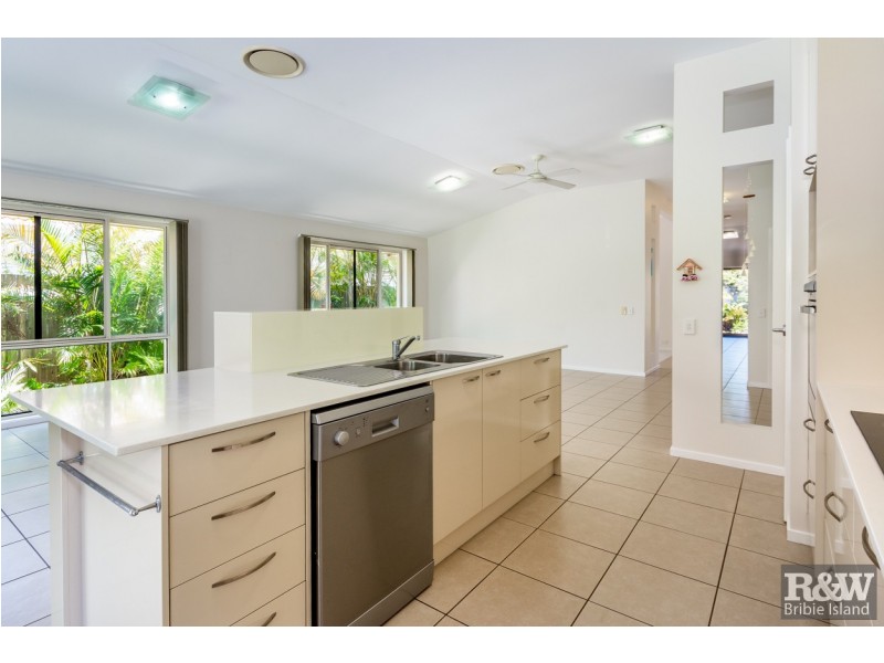 6 Pectoral Place, Banksia Beach QLD 4507