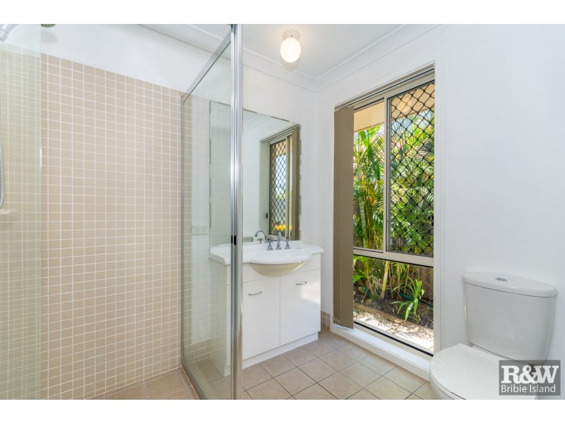 6 Pectoral Place, Banksia Beach QLD 4507