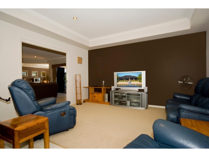 111 Voyagers Drive, Banksia Beach QLD 4507