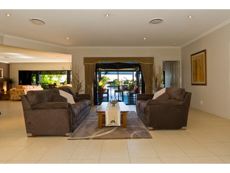 111 Voyagers Drive, Banksia Beach QLD 4507