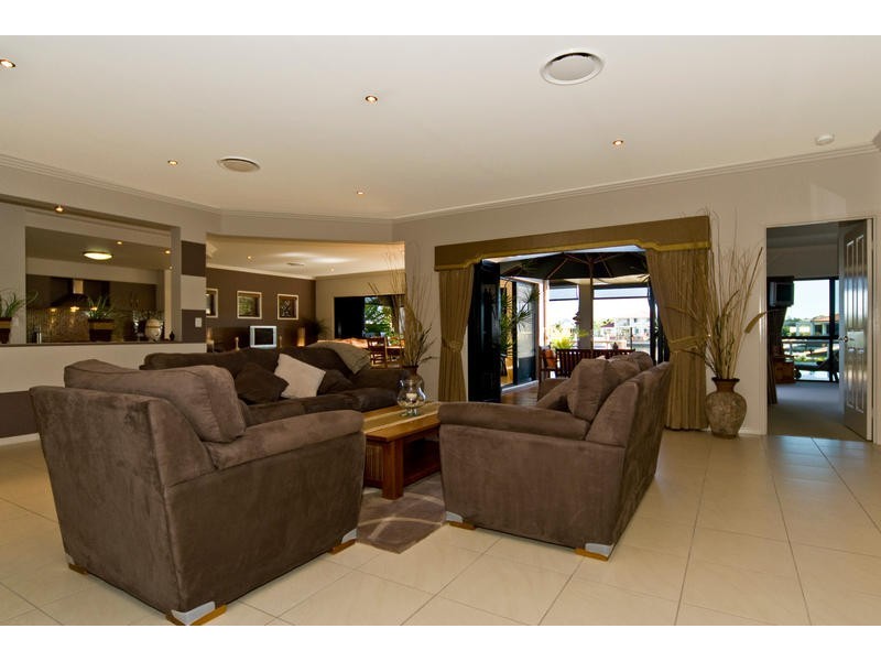 111 Voyagers Drive, Banksia Beach QLD 4507