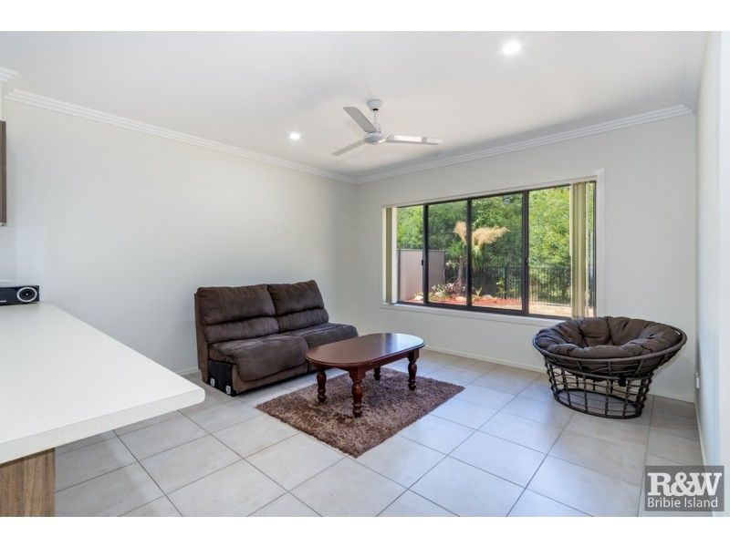 21 Sinclair Place, Ningi QLD 4511