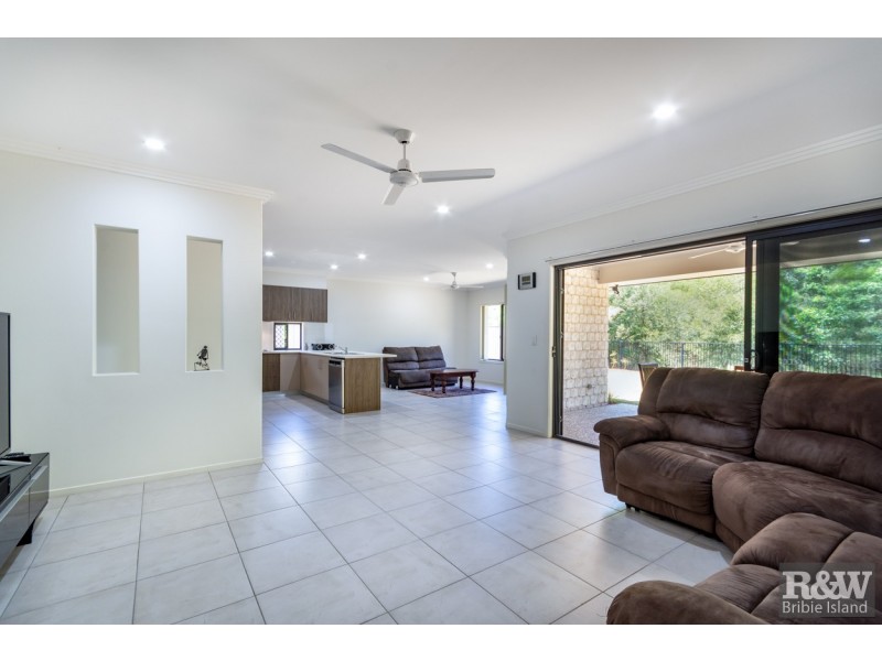 21 Sinclair Place, Ningi QLD 4511