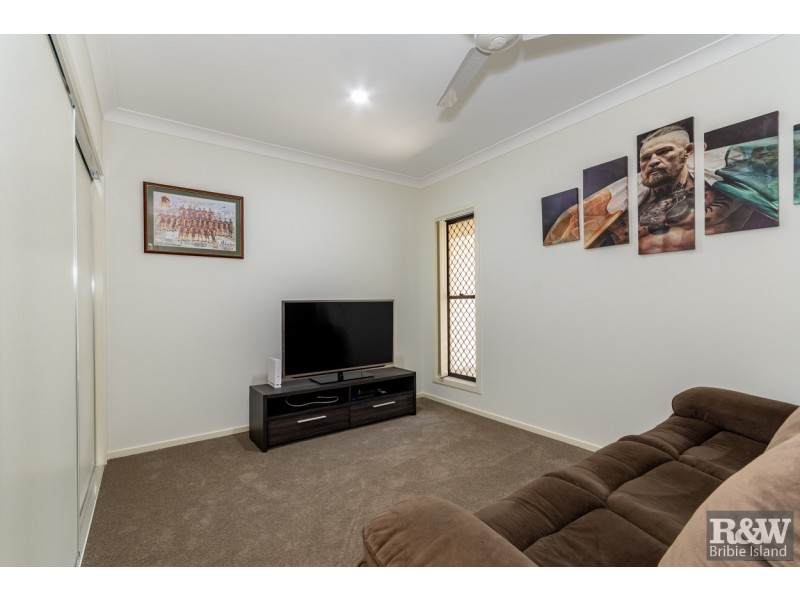21 Sinclair Place, Ningi QLD 4511