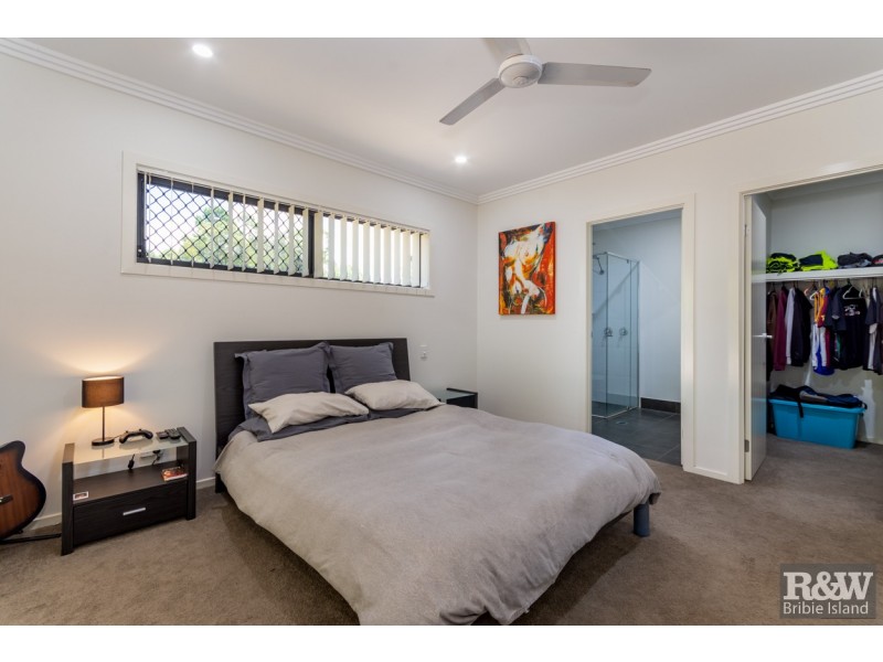 21 Sinclair Place, Ningi QLD 4511