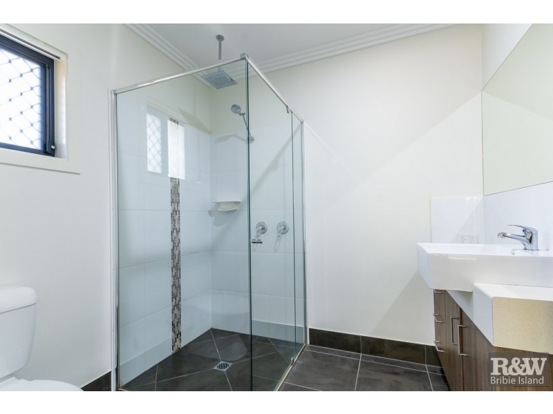 21 Sinclair Place, Ningi QLD 4511