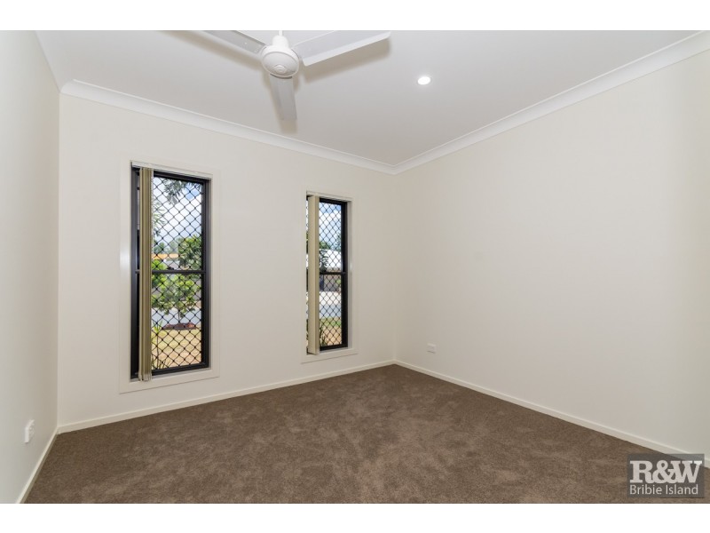 21 Sinclair Place, Ningi QLD 4511