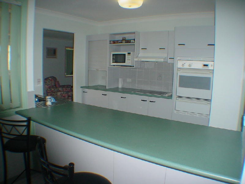 9 Day Place, Sandstone Point QLD 4511