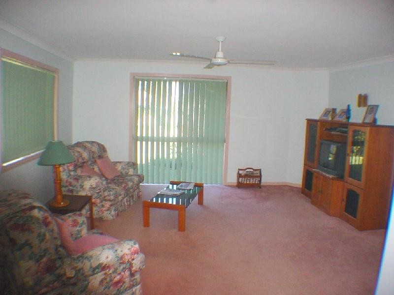 9 Day Place, Sandstone Point QLD 4511