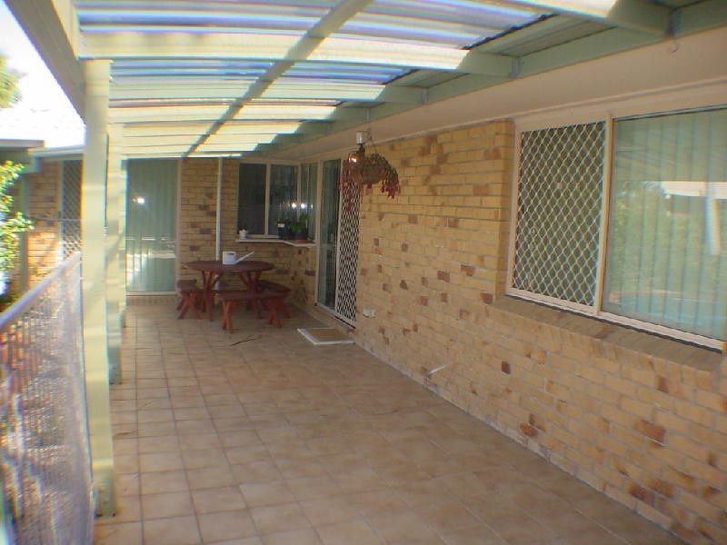 9 Day Place, Sandstone Point QLD 4511