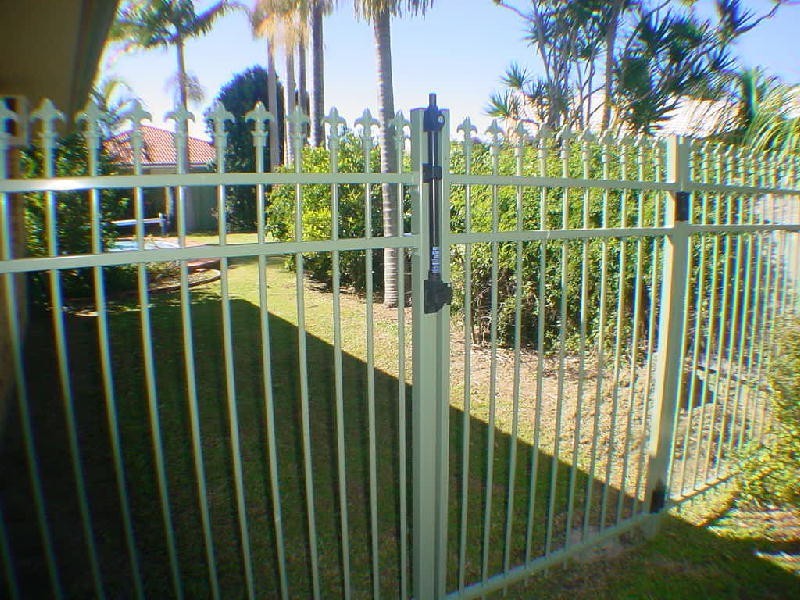 9 Day Place, Sandstone Point QLD 4511