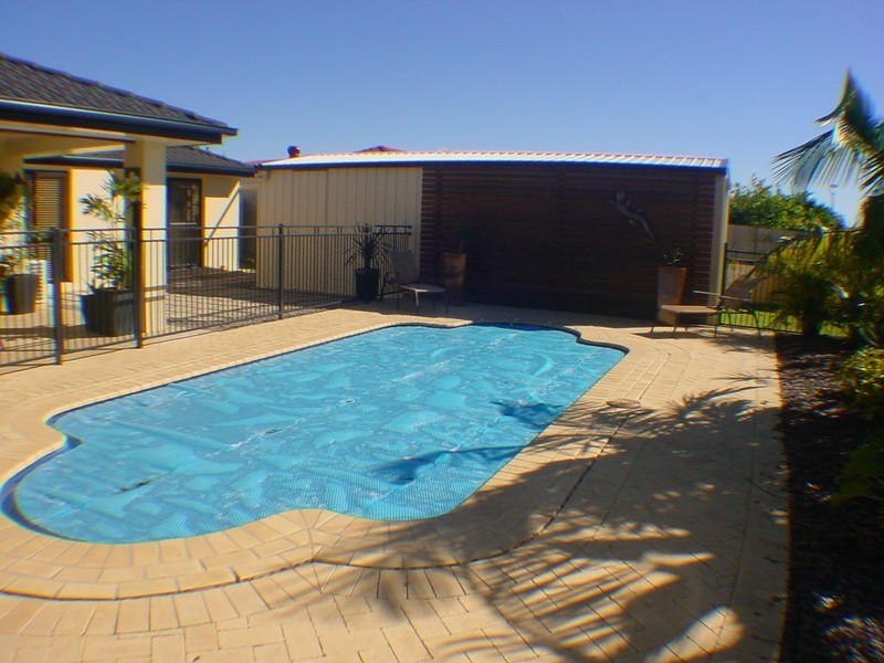 2 Avoca Esplanade, Sandstone Point QLD 4511
