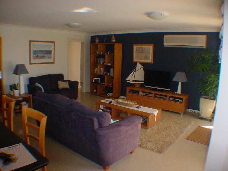 2 Avoca Esplanade, Sandstone Point QLD 4511