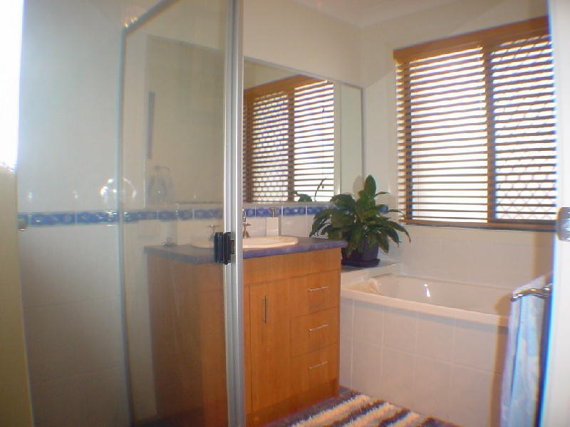 2 Avoca Esplanade, Sandstone Point QLD 4511