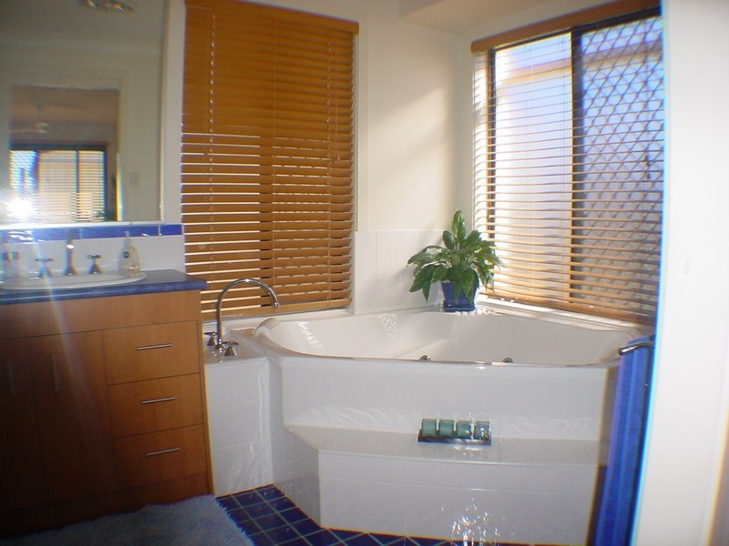 2 Avoca Esplanade, Sandstone Point QLD 4511