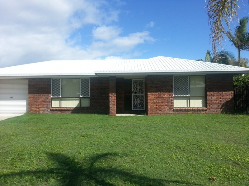 15  Azalea, Bongaree QLD 4507