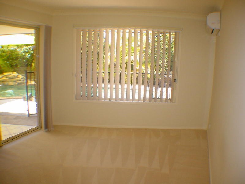 14 Headsail Drive, Banksia Beach QLD 4507