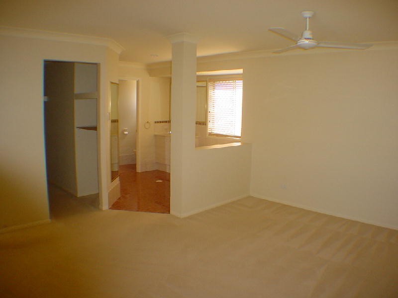14 Headsail Drive, Banksia Beach QLD 4507