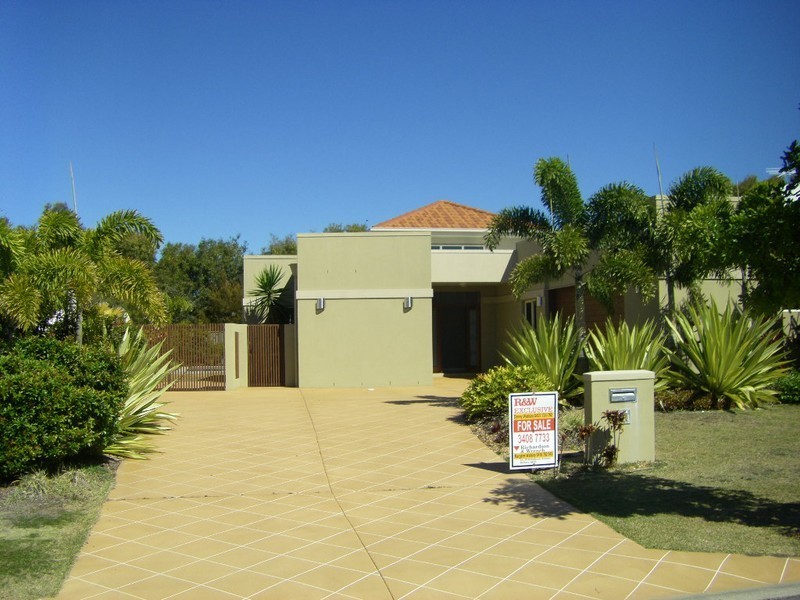 26 Marina Boulevarde, Banksia Beach QLD 4507