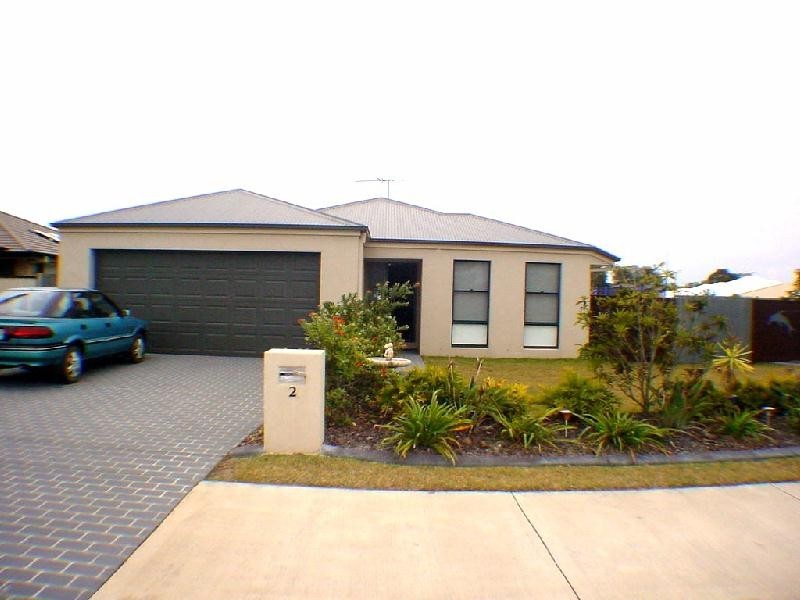 2 Dunwich Court, Sandstone Point QLD 4511