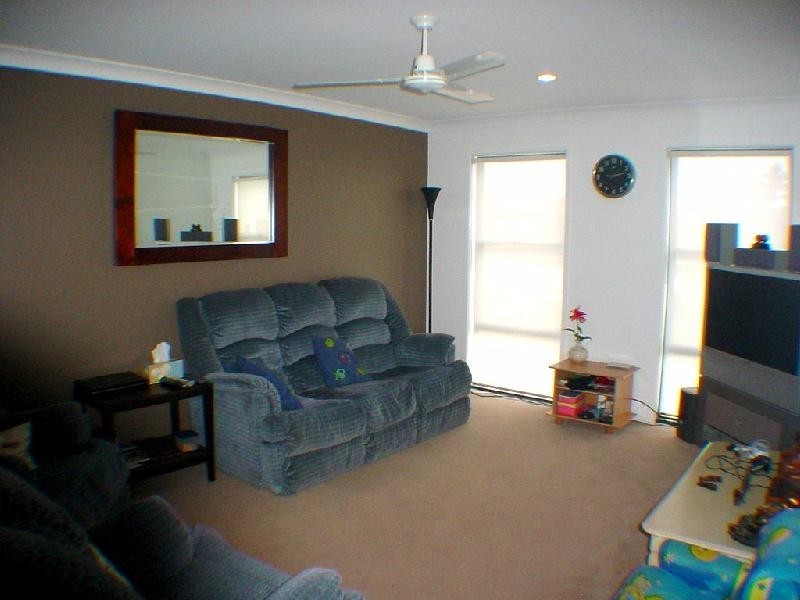 2 Dunwich Court, Sandstone Point QLD 4511