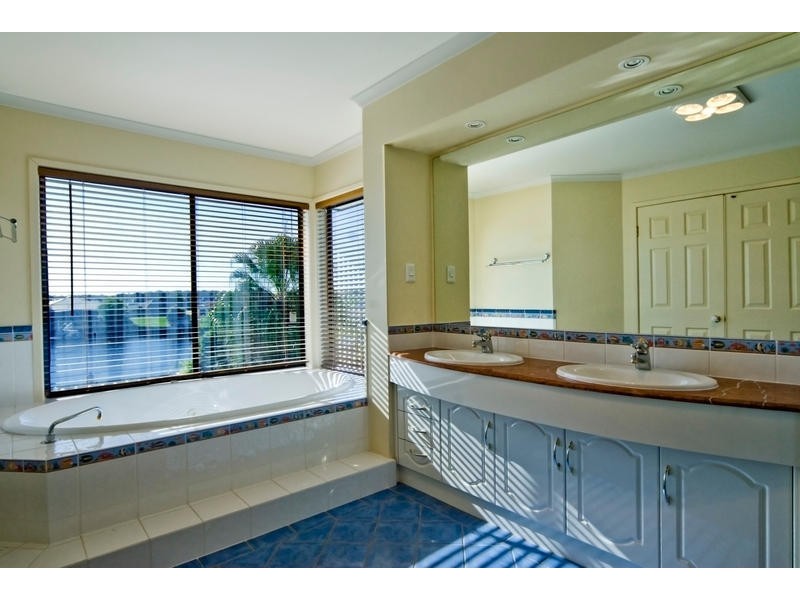 107 Voyagers Drive, Banksia Beach QLD 4507