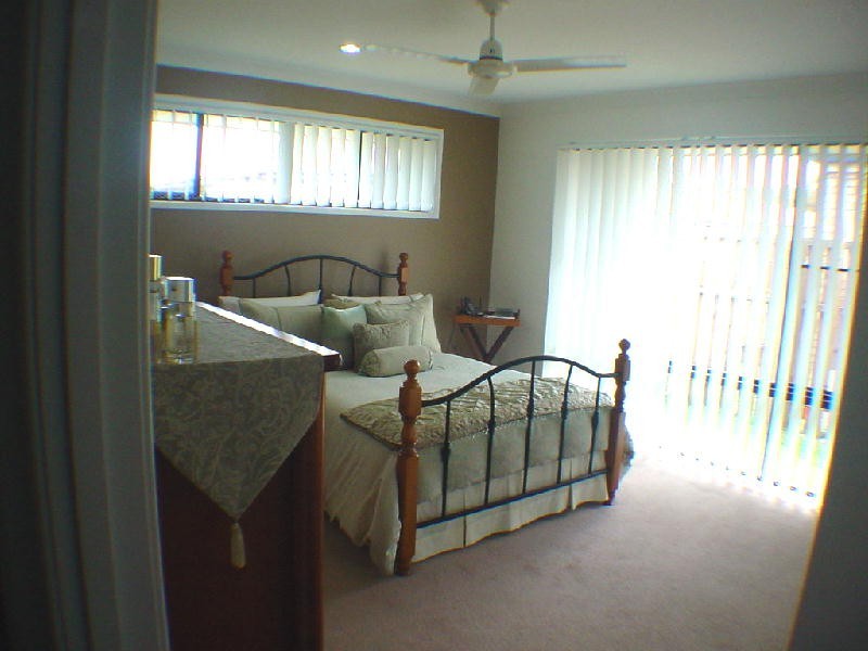 36 Eimeo Place, Sandstone Point QLD 4511