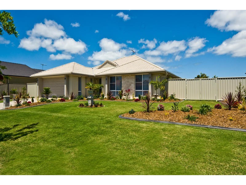 3 Broadbill Street, Banksia Beach QLD 4507