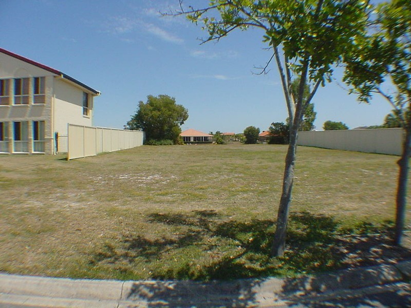 10 Quarterdeck Drive, Banksia Beach QLD 4507