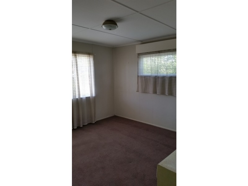 4 Lebanon Street, Brighton QLD 4017