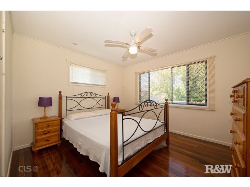 25 Hall Avenue, Bongaree QLD 4507