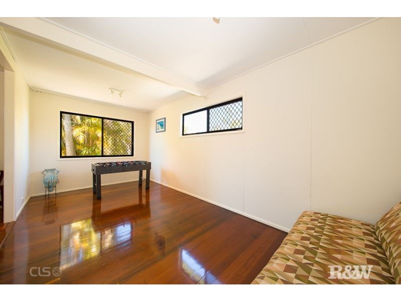 25 Hall Avenue, Bongaree QLD 4507
