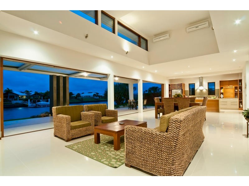 44 North Point, Banksia Beach QLD 4507