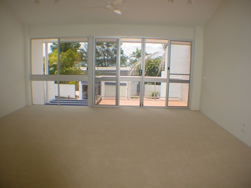22B Spinnaker Drive, Sandstone Point QLD 4511