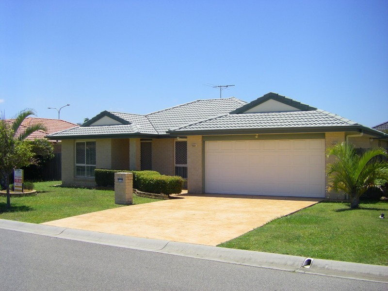 5 Clovelly Place, Sandstone Point QLD 4511
