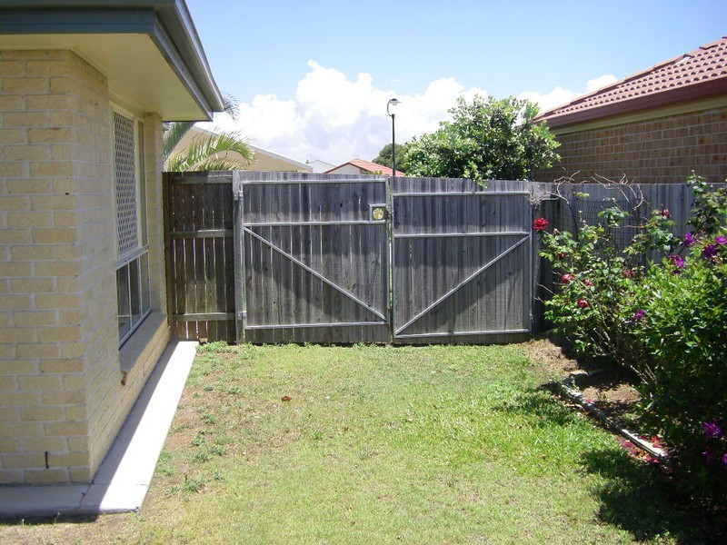 5 Clovelly Place, Sandstone Point QLD 4511
