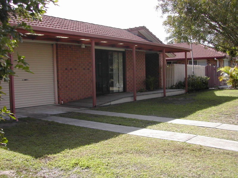 18 Hawaii Crescent, Banksia Beach QLD 4507