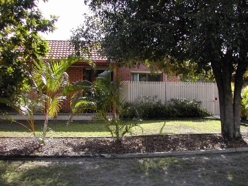 18 Hawaii Crescent, Banksia Beach QLD 4507